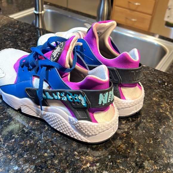 NWOT 1 of 1 Custom Rare Nike Hurricans - Picture 4 of 6